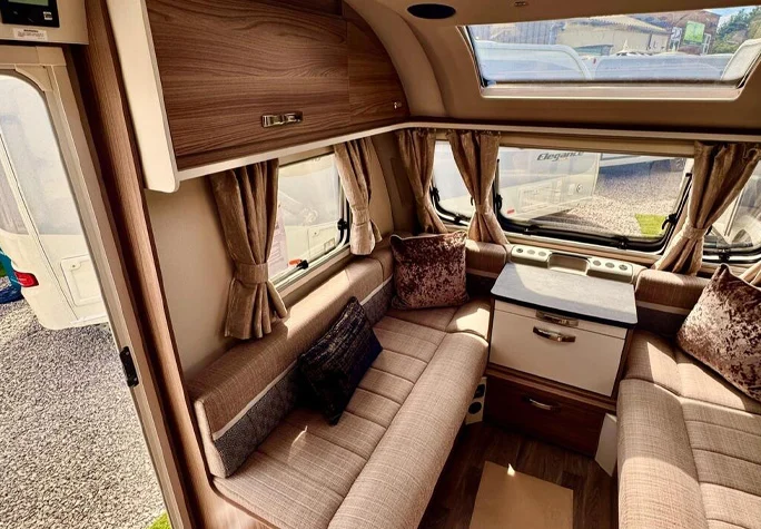 2022 Swift Aventura M4EB 10