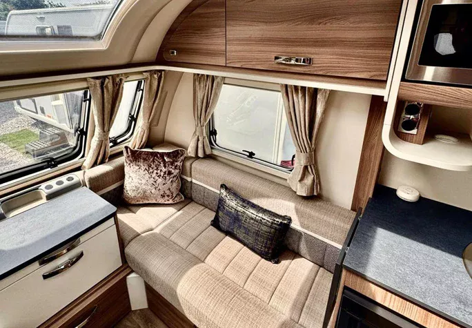 2022 Swift Aventura M4EB 11