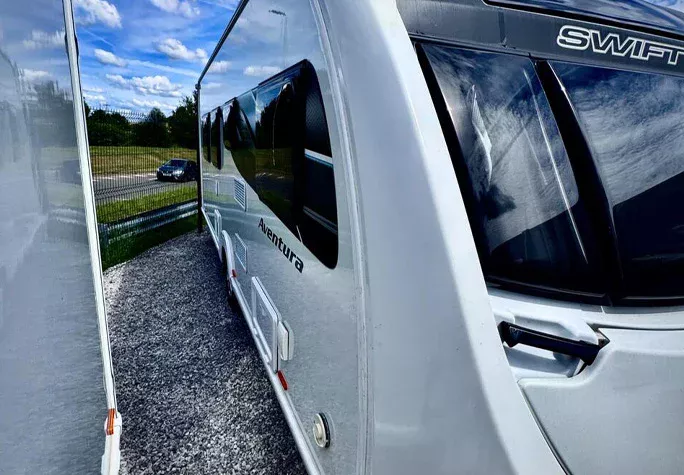 2022 Swift Aventura M4EB 4