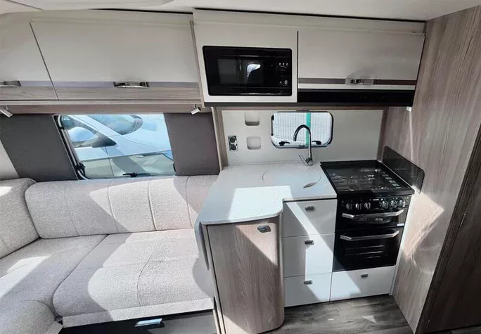 2026 Swift Conqueror 560L Grande 10