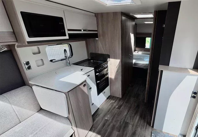 2026 Swift Conqueror 560L Grande 17