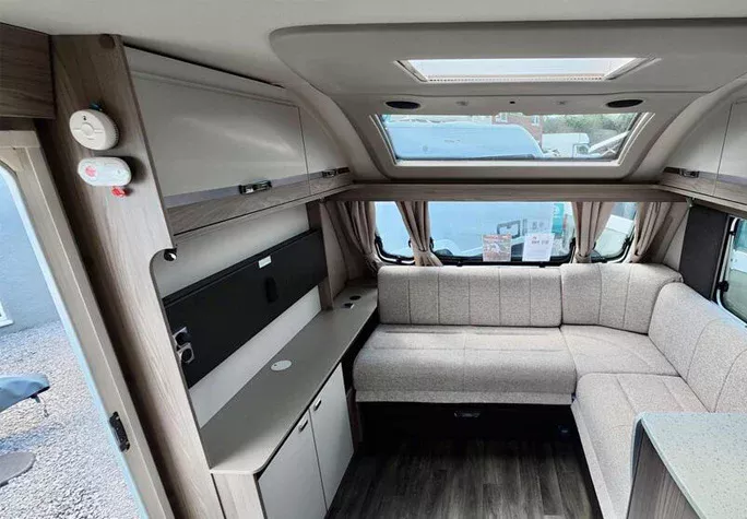 2026 Swift Conqueror 560L Grande 7
