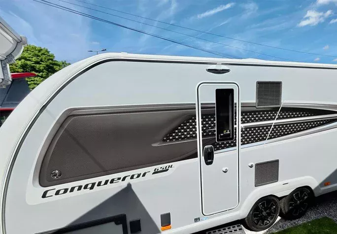 2026 Swift Conqueror 650l Grande 3