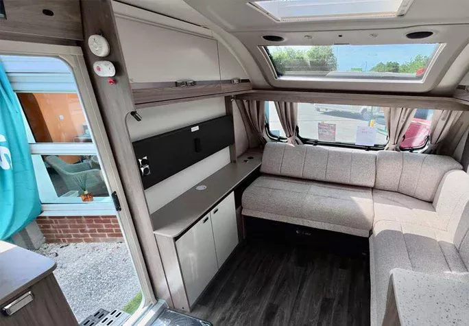 2026 Swift Conqueror 650l Grande 8