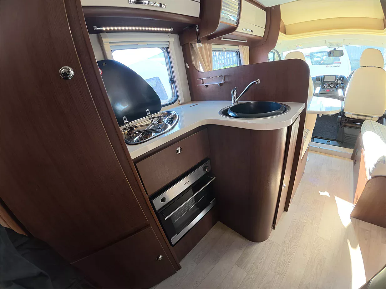 rollerteam-auto-roller-694-interior-2 rollerteam-auto-roller-694-interior-2
