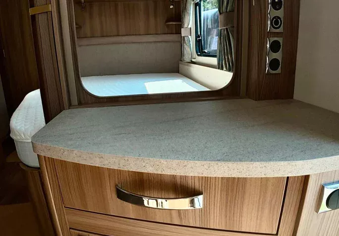 2015 Swift Challenger SE 570 16
