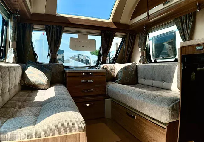 2015 Swift Challenger SE 570 18