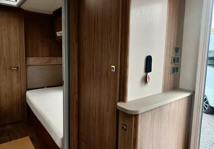 2018 Coachman VIP 565 11