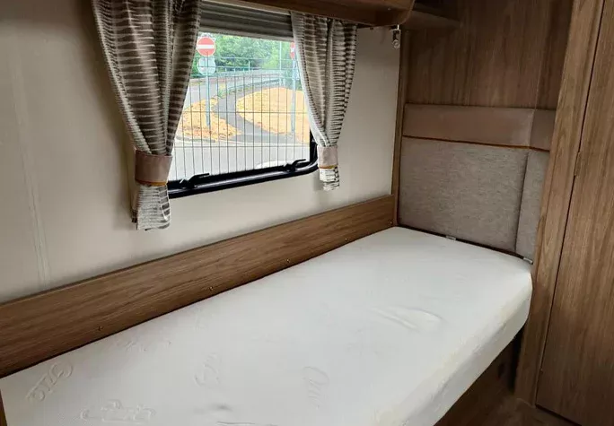 2018 Coachman VIP 565 13