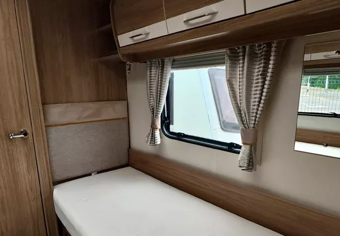 2018 Coachman VIP 565 14