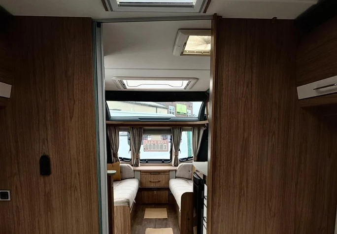 2018 Coachman VIP 565 15