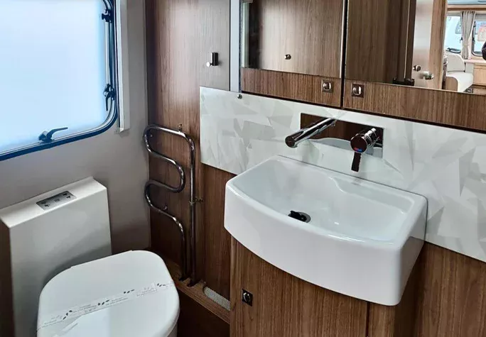 2018 Coachman VIP 565 16