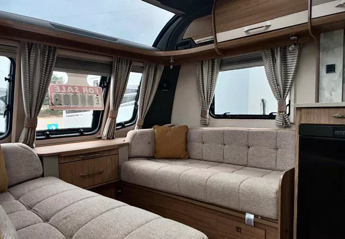 2018 Coachman VIP 565 6
