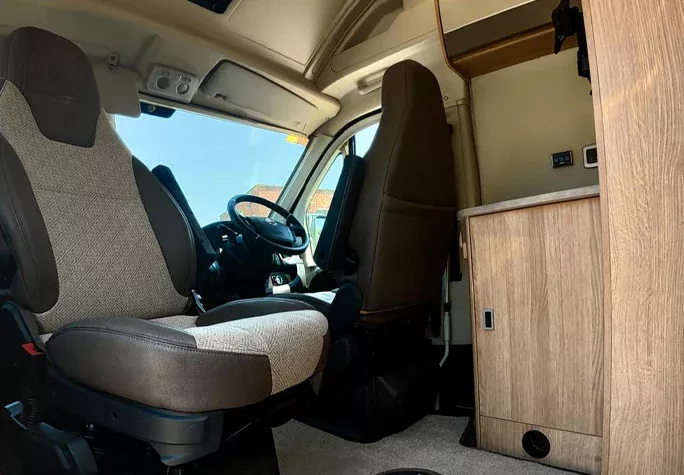 2021 Auto-Trail V-Line 635 Sport 14