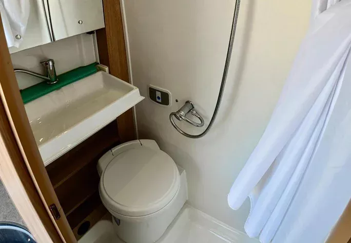 2021 Auto-Trail V-Line 635 Sport 21