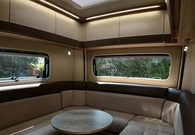 2021 Auto-Trail V-Line 635 Sport 25