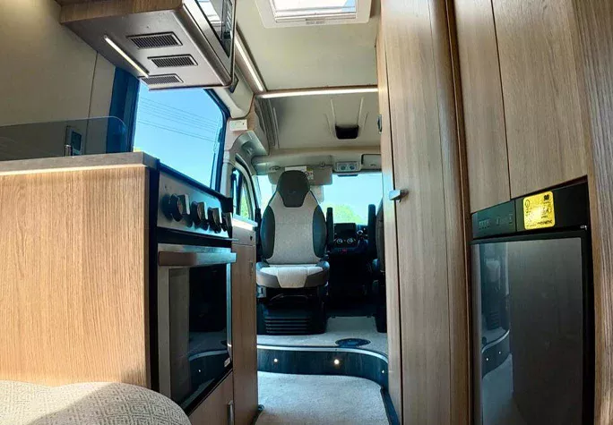 2021 Auto-Trail V-Line 635 Sport 27