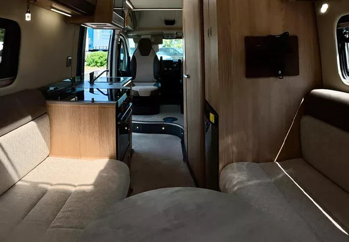 2021 Auto-Trail V-Line 635 Sport 28