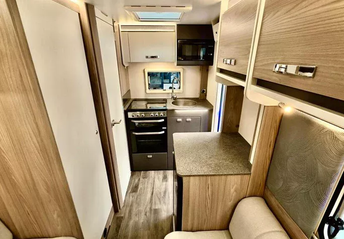 2026 Swift challenger 390 7