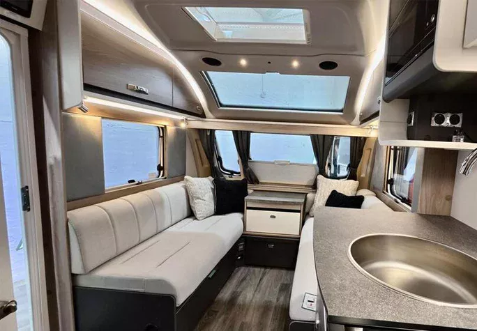 2026 Swift Challenger 560 14
