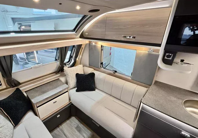 2026 Swift Challenger 560 8