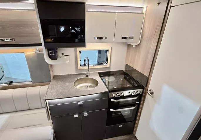 2026 Swift Challenger 560 9