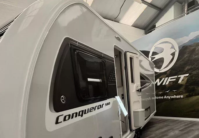2026 Swift Conqueror 580 4