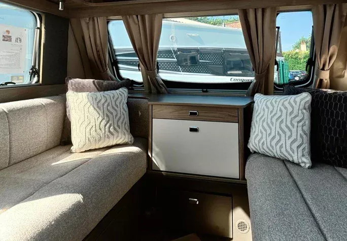 2026 Swift Conqueror 645 13