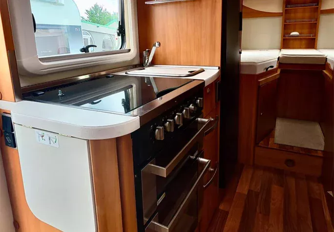 2014 Hymer M-LT 580 12