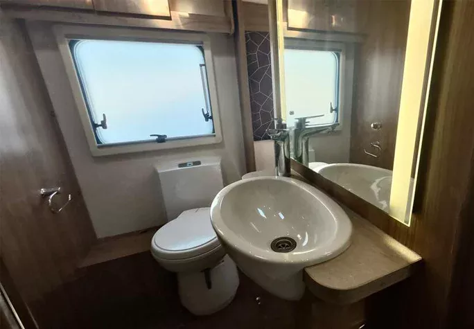 2020 Swift Challenger 560 42