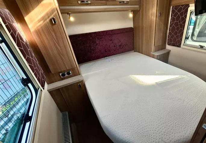 2020 Swift Challenger 560 47