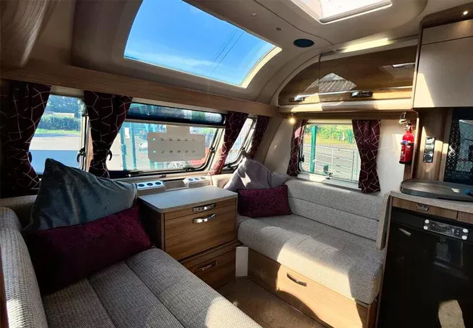 2020 Swift Challenger 560 9