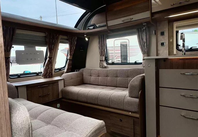 2023 Coachman VIP 575 10