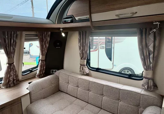 2023 Coachman VIP 575 15