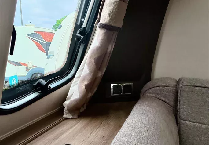 2023 Coachman VIP 575 19