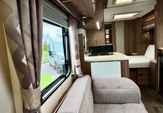 2023 Coachman VIP 575 21