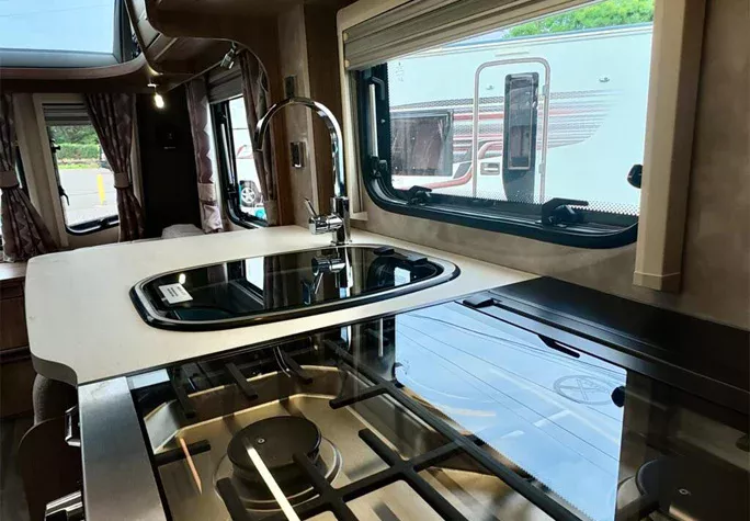 2023 Coachman VIP 575 27
