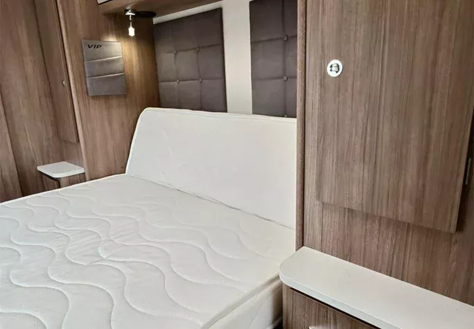 2023 Coachman VIP 575 34
