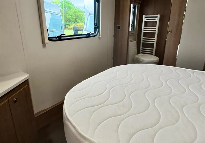 2023 Coachman VIP 575 36