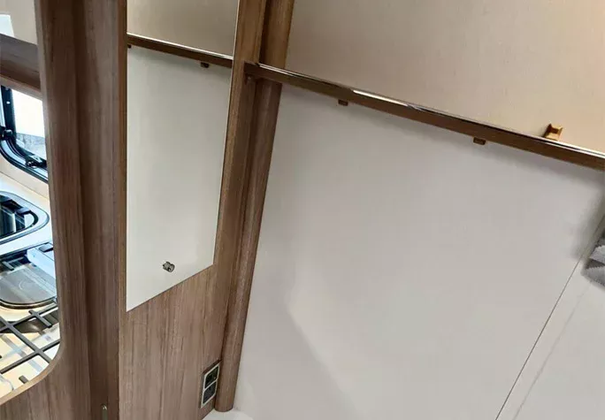 2023 Coachman VIP 575 38