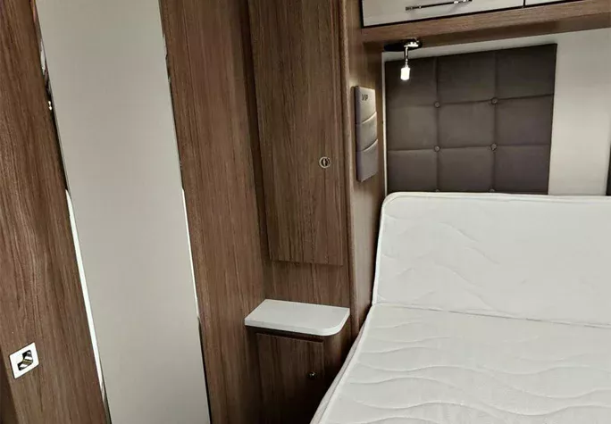 2023 Coachman VIP 575 43