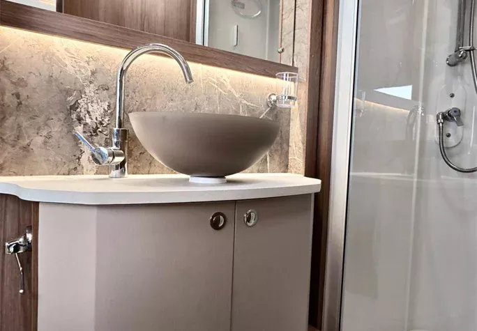 2023 Coachman VIP 575 52