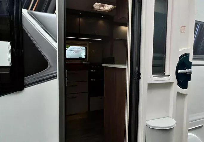 2023 Coachman VIP 575 9