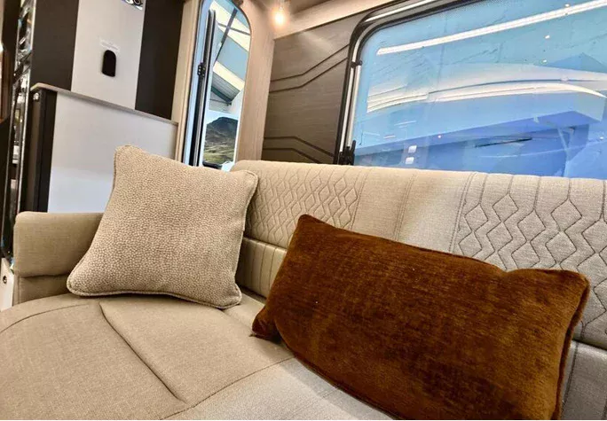 2026 Swift Elegance Grande 845 14