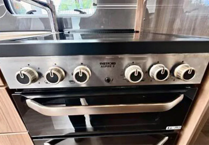 2018 Swift Challenger Hi- Style 580 Aldece2e5069224f4a88bc26fc66d2397d92